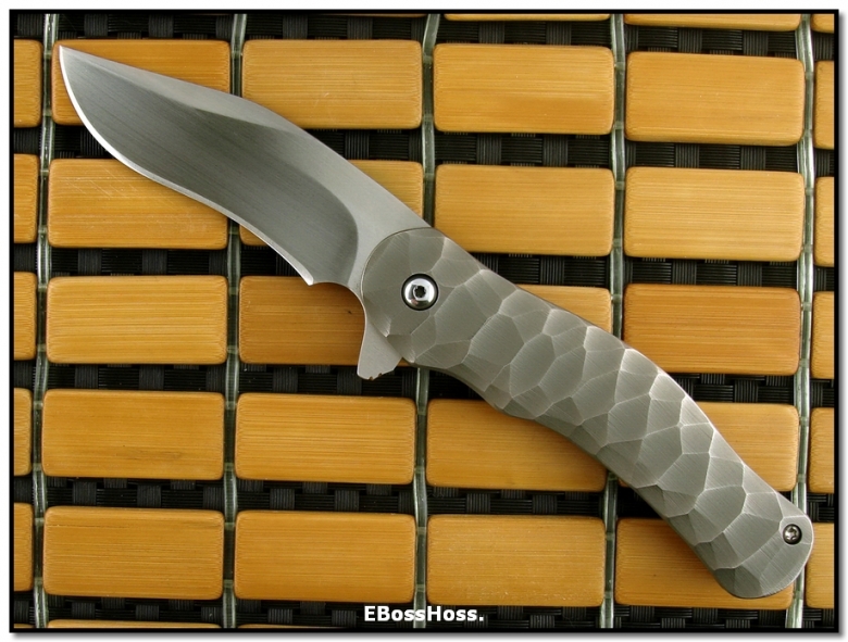 Cucchiara Dorado Flipper Framelock -- Chipped Titanium