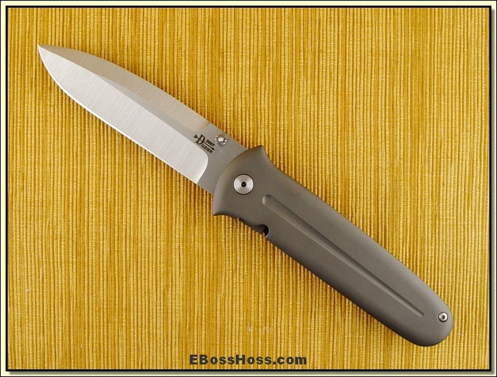 Bob Dozier Folder (New Model)