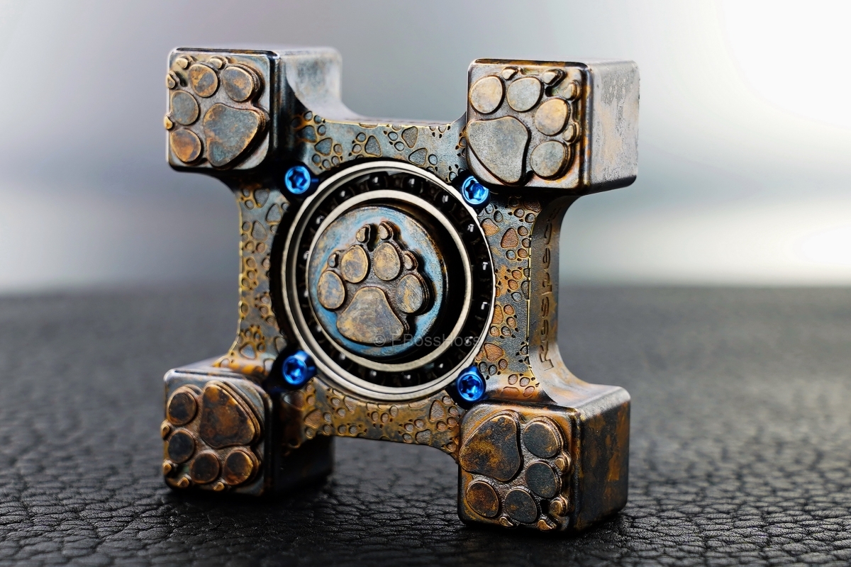 Steel Flame ''ONE 2017'' SLEDGE 3-D Dog Paw Ring Spin KillboX