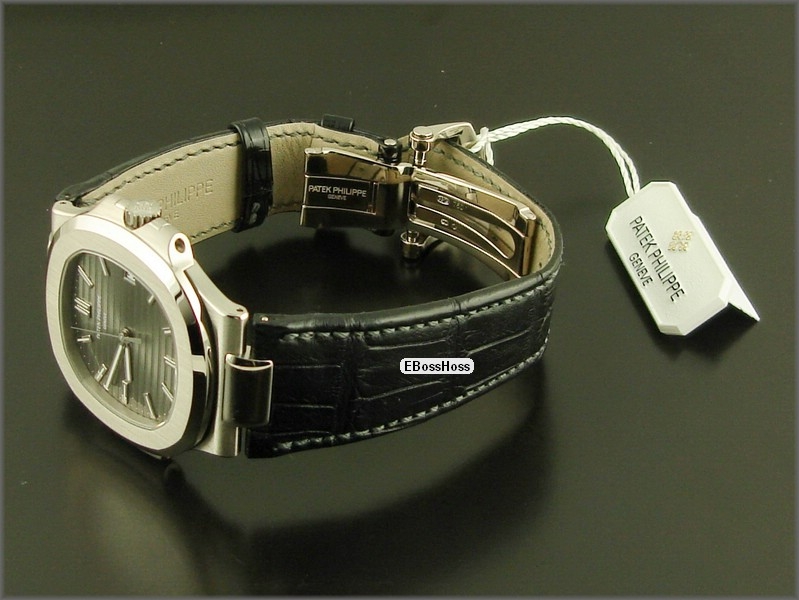 Patek Phillipe  Nautilus 5711G - White Gold