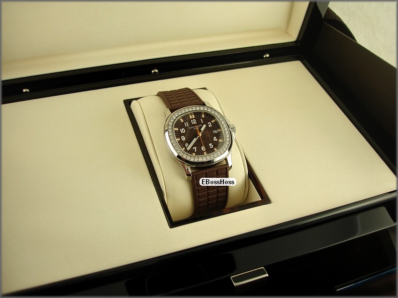 Patek Phillipe  Ladies Aquanaut 5067A